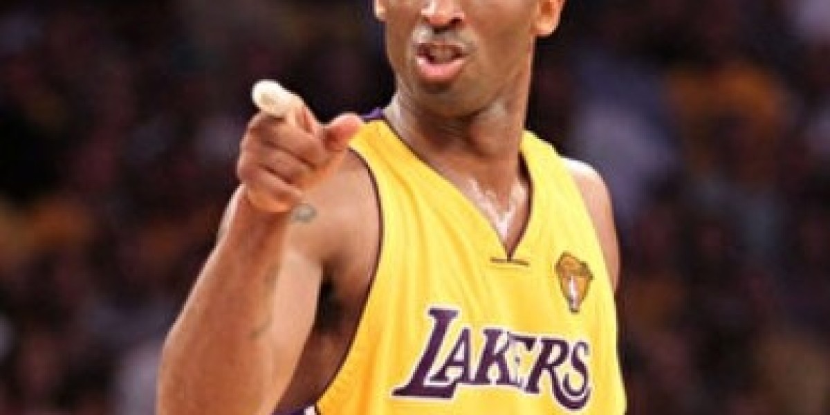 Kobe Bryant: Lakers Legend and NBA Superstar